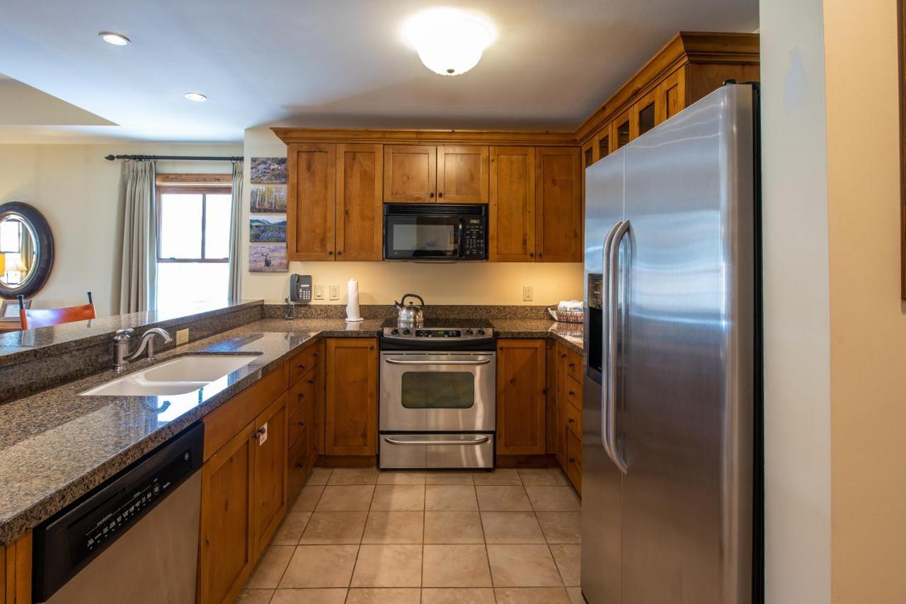 Two Bedroom Condo With Balcony Over Mountaineer Square - Just Steps From The Slopes! Condo Крестед Бют Екстериор снимка