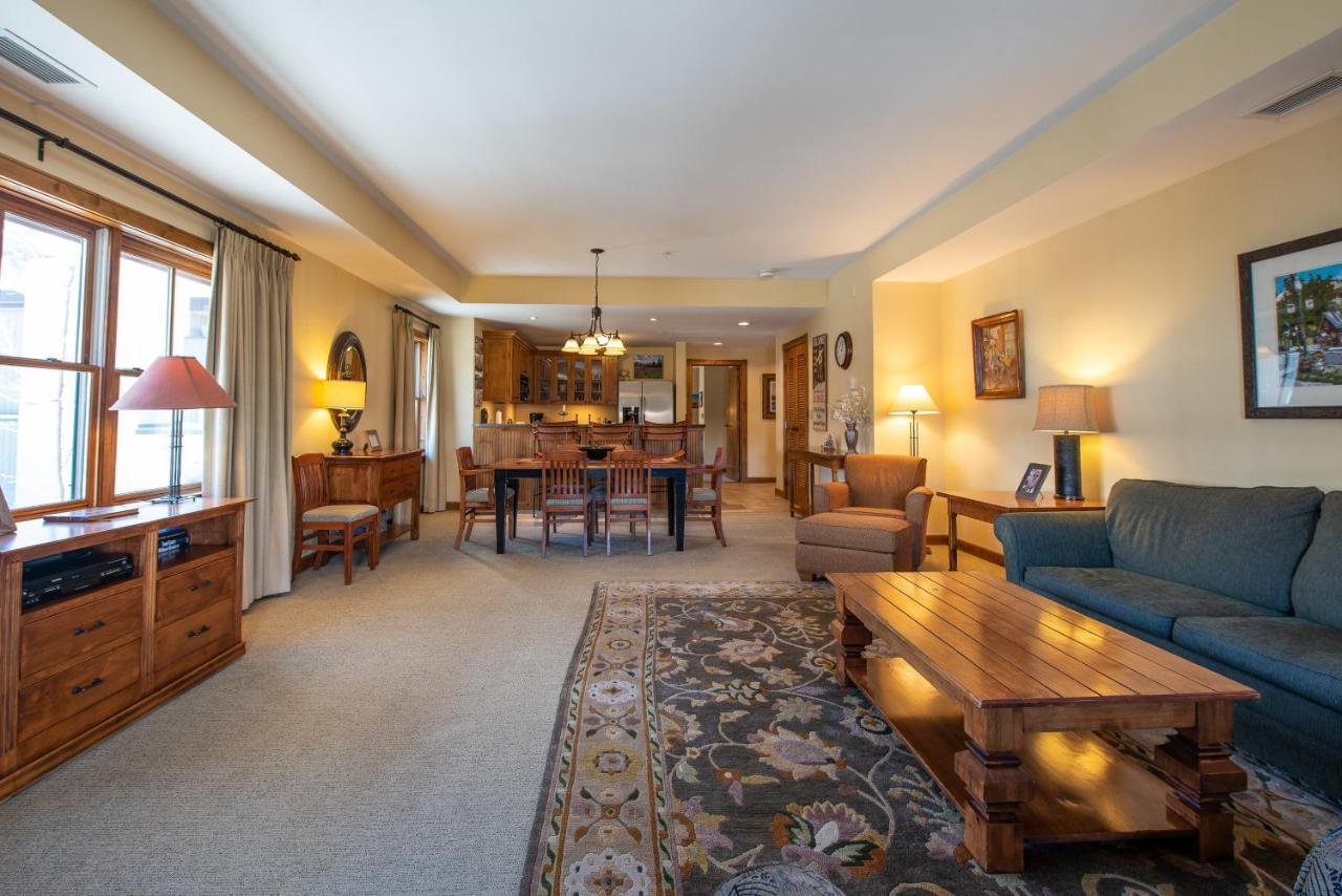 Two Bedroom Condo With Balcony Over Mountaineer Square - Just Steps From The Slopes! Condo Крестед Бют Екстериор снимка