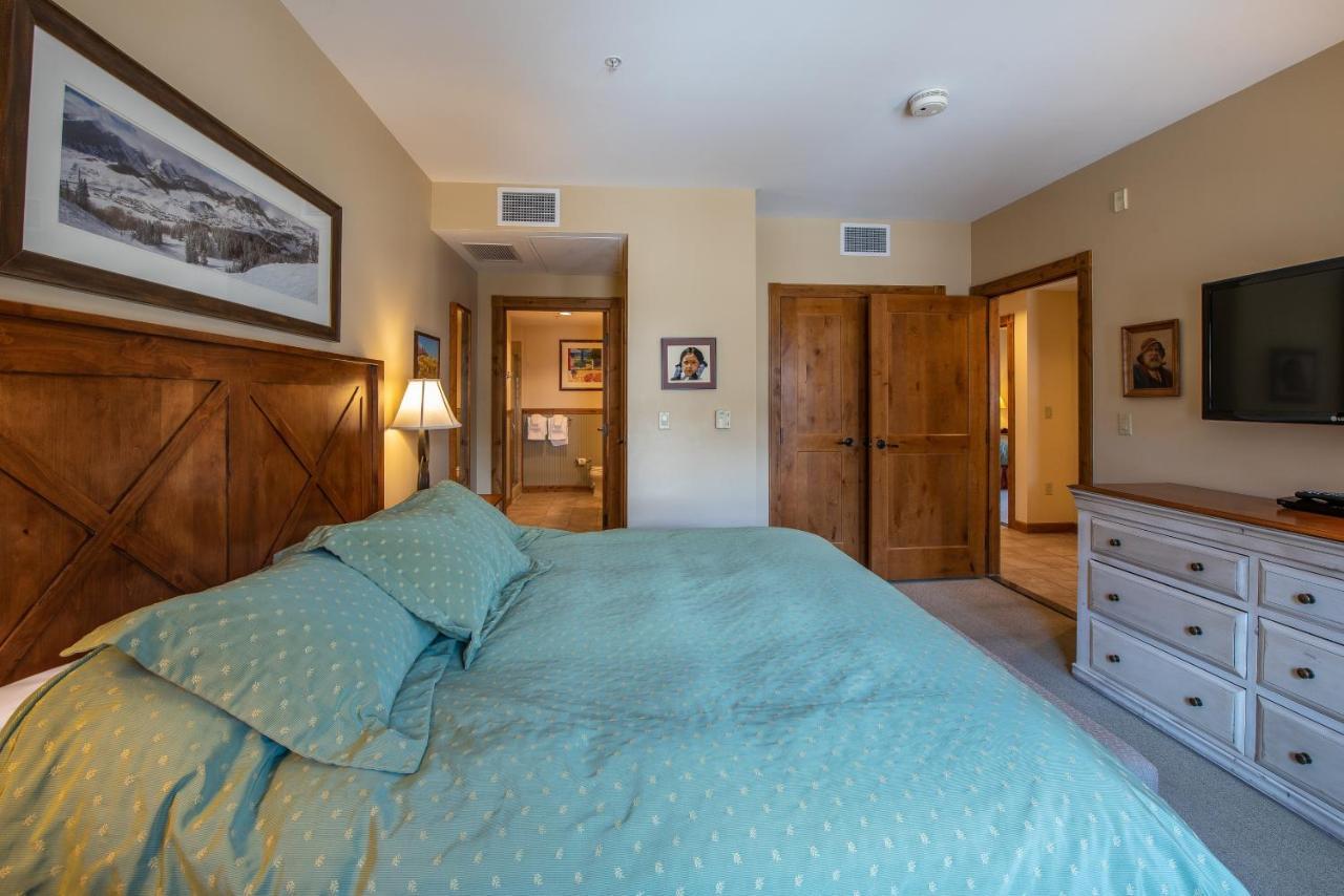 Two Bedroom Condo With Balcony Over Mountaineer Square - Just Steps From The Slopes! Condo Крестед Бют Екстериор снимка