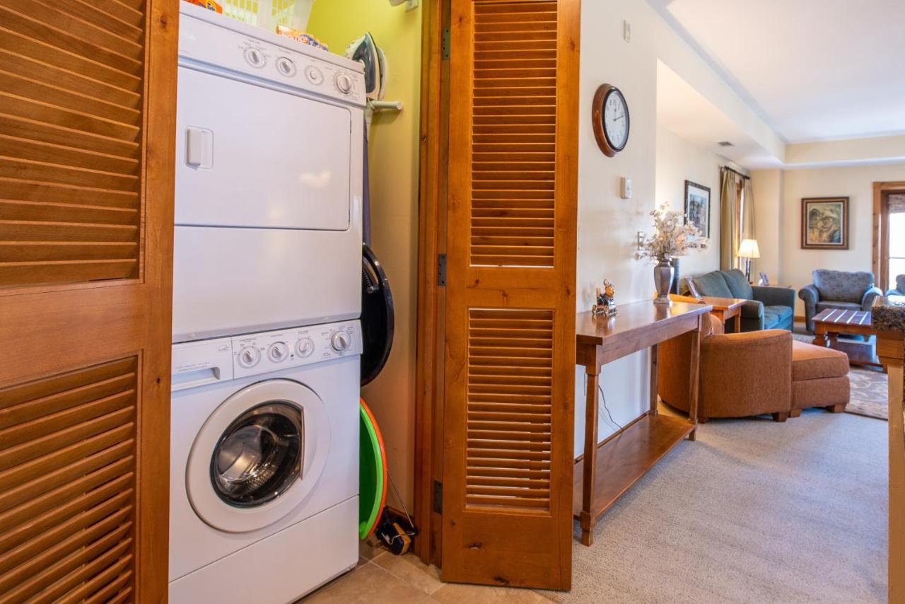 Two Bedroom Condo With Balcony Over Mountaineer Square - Just Steps From The Slopes! Condo Крестед Бют Екстериор снимка